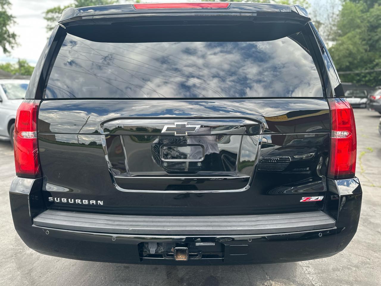 Chevrolet Suburban LT 4WD 2018