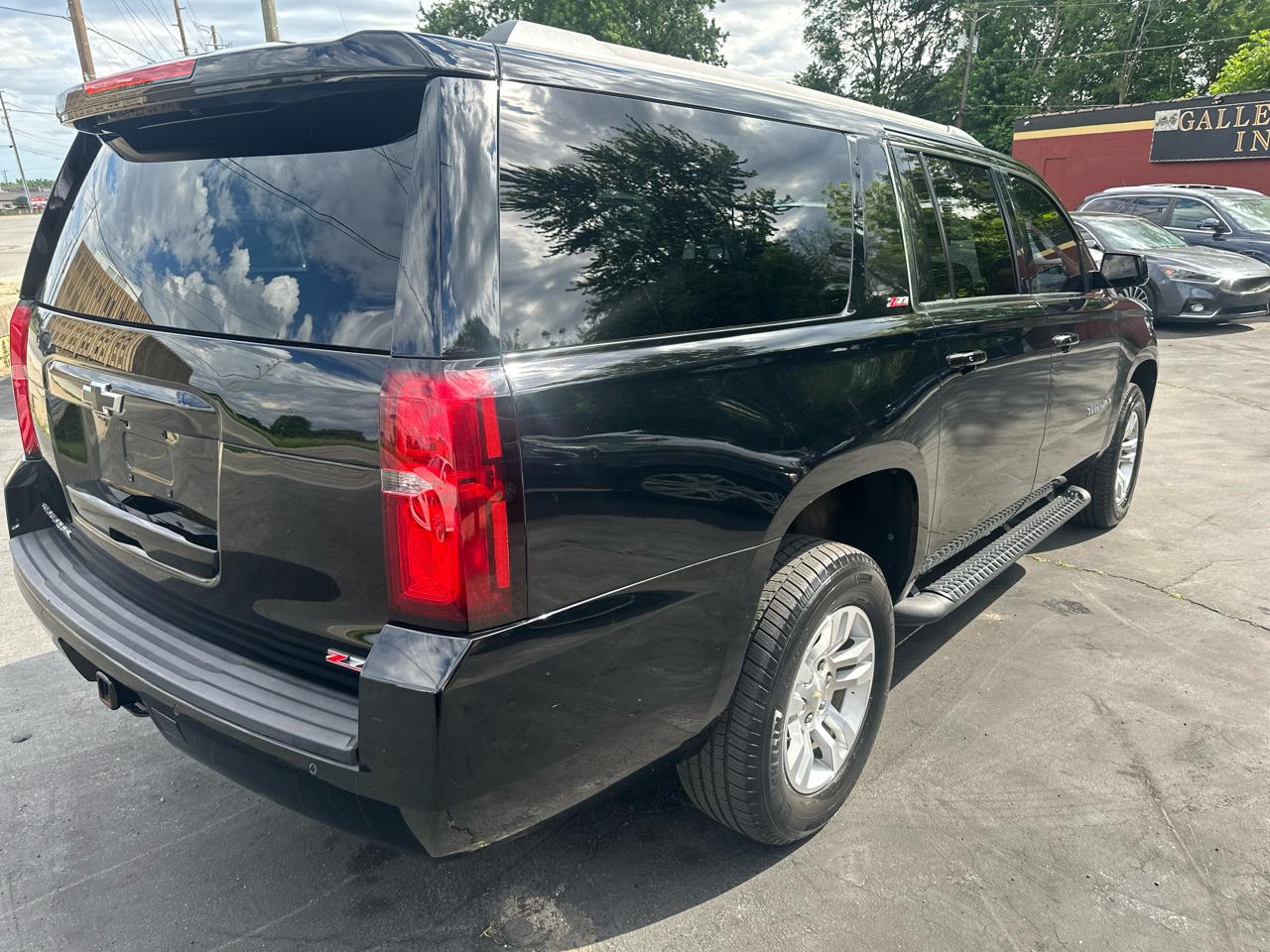 Chevrolet Suburban LT 4WD 2018