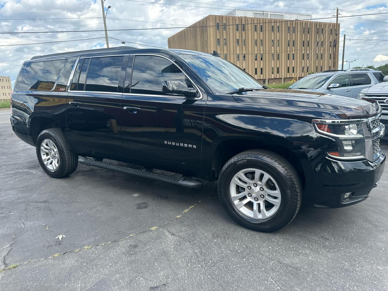 Chevrolet Suburban LT 4WD 2018
