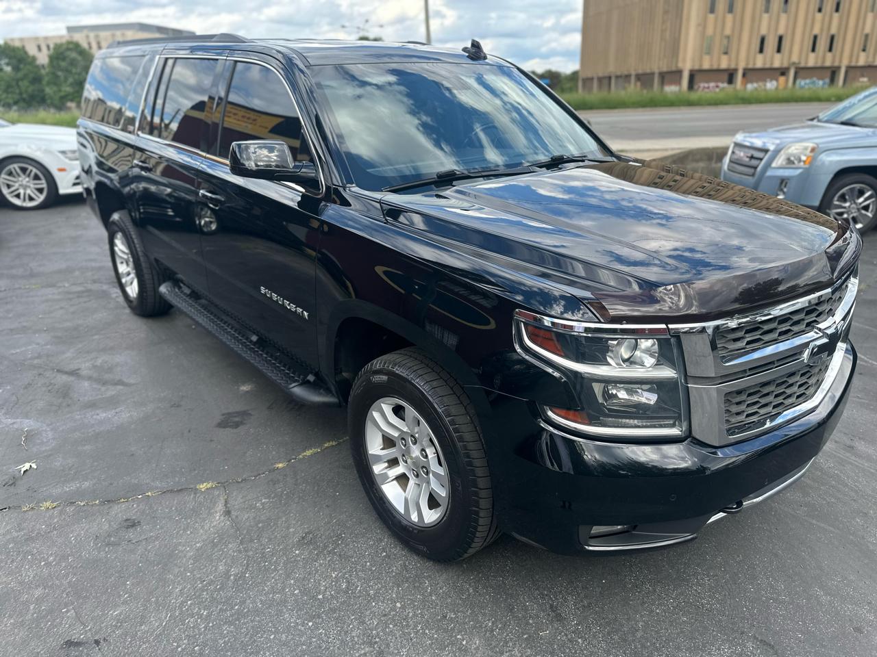 Chevrolet Suburban LT 4WD 2018