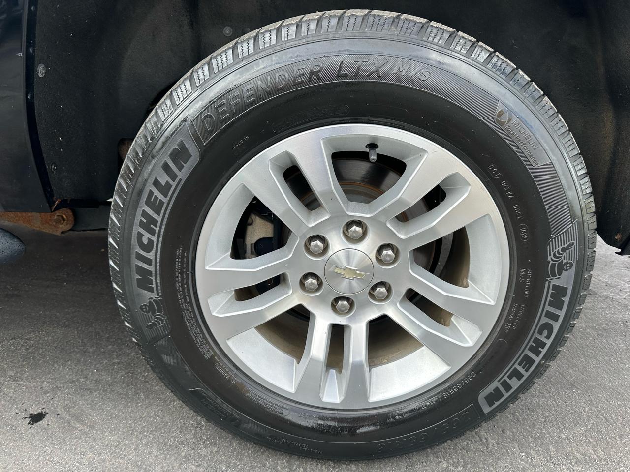 Chevrolet Suburban LT 4WD 2018