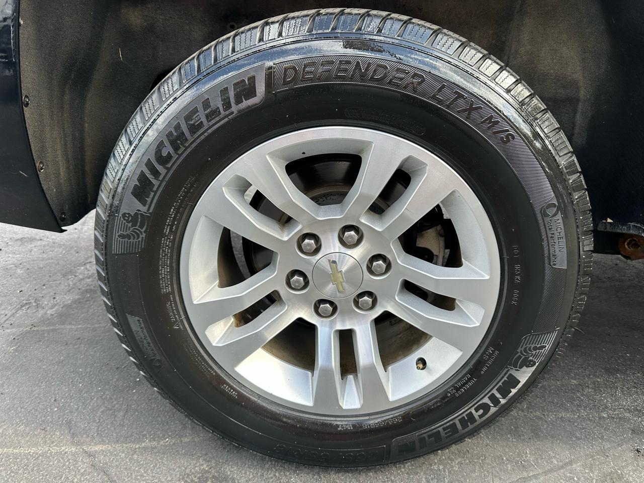 Chevrolet Suburban LT 4WD 2018