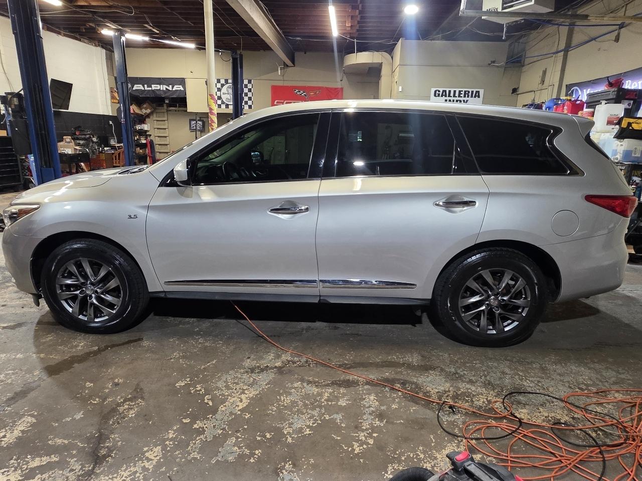 Infiniti QX60 Base FWD 2015