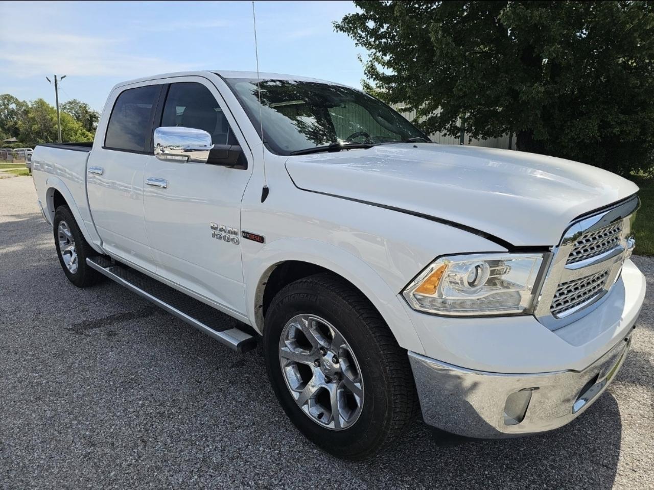 RAM 1500 Laramie Crew Cab SWB 4WD 2014