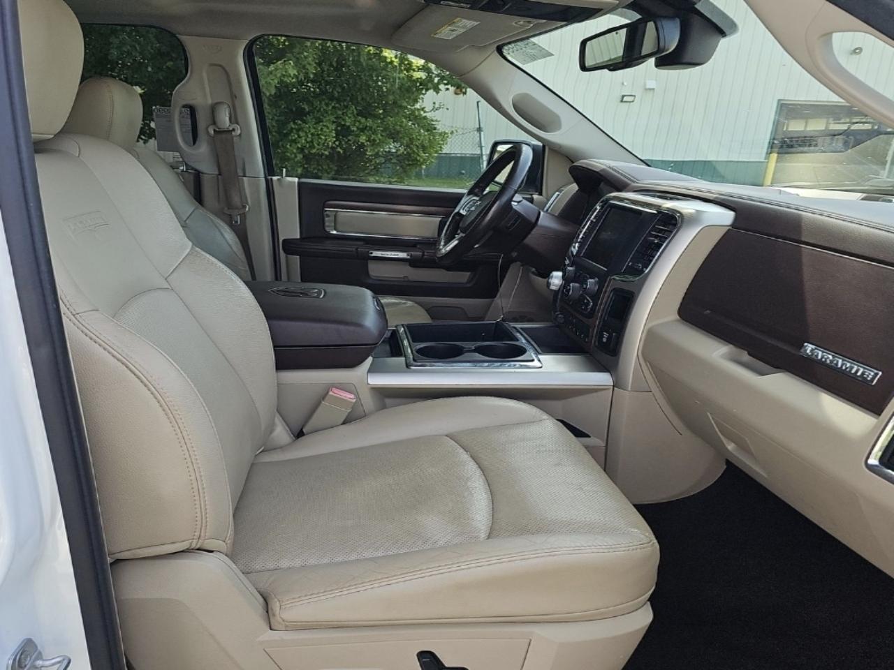 RAM 1500 Laramie Crew Cab SWB 4WD 2014