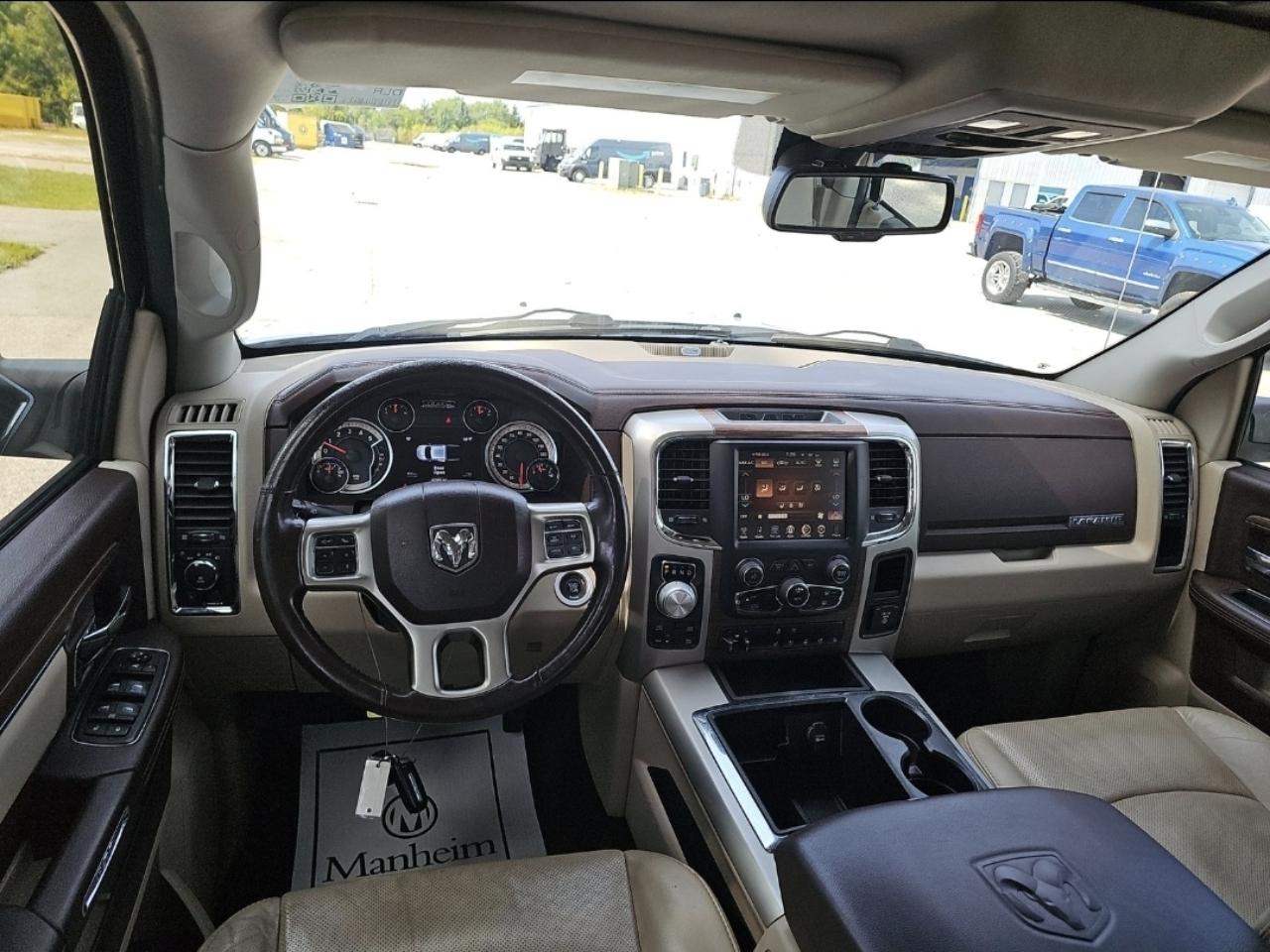 RAM 1500 Laramie Crew Cab SWB 4WD 2014