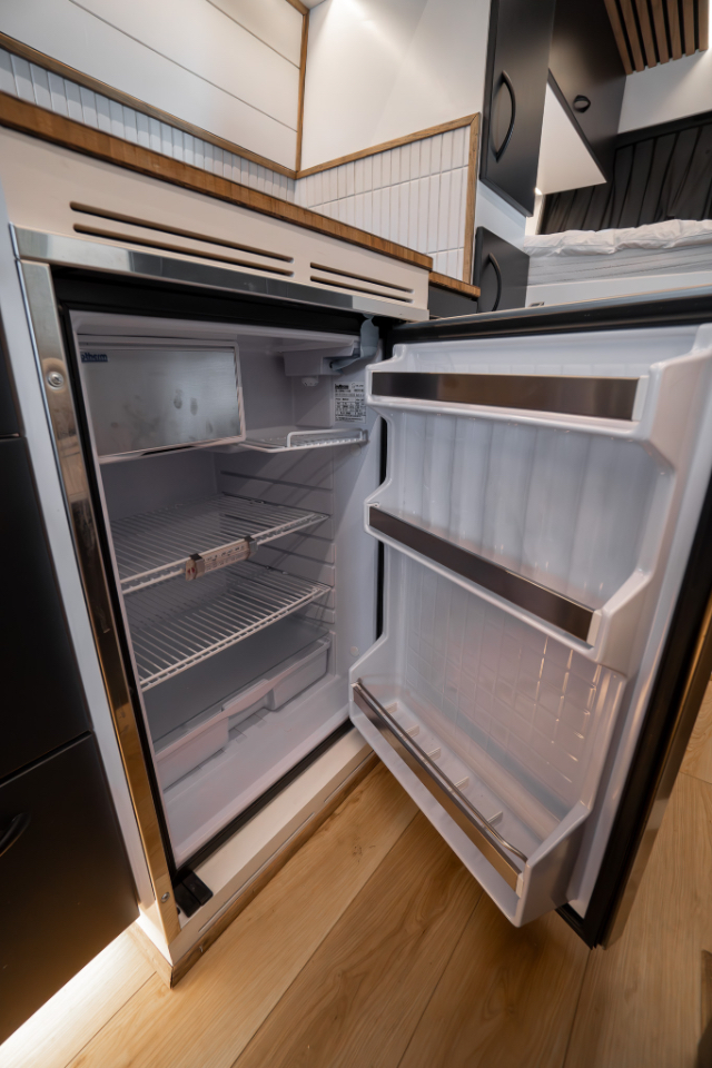 Mercedes-Benz Sprinter Van  2024