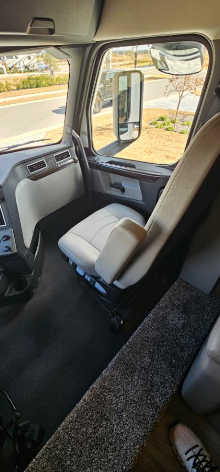 Show Hauler Moterhome  2023