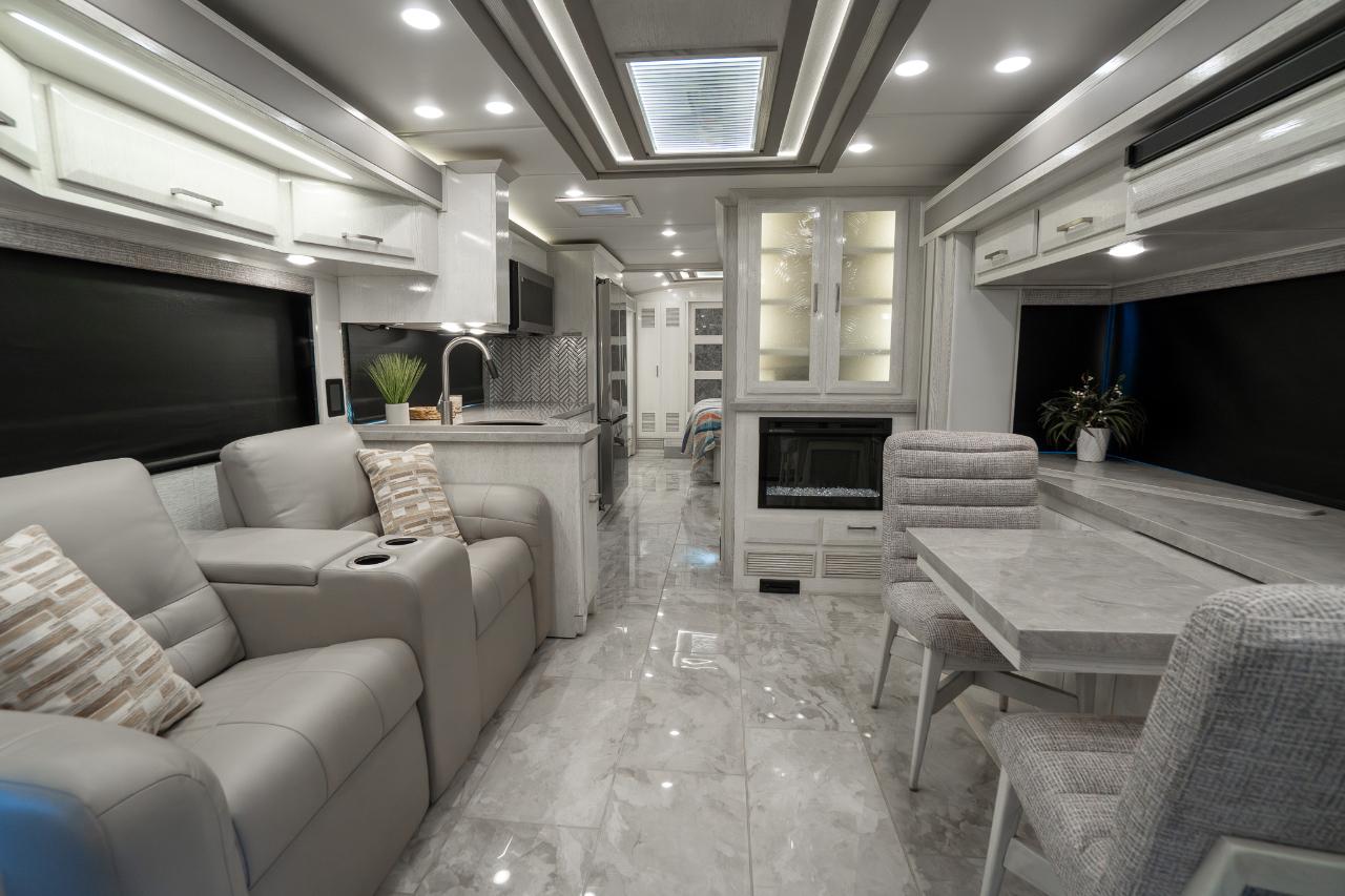 Newmar New Aire  2024