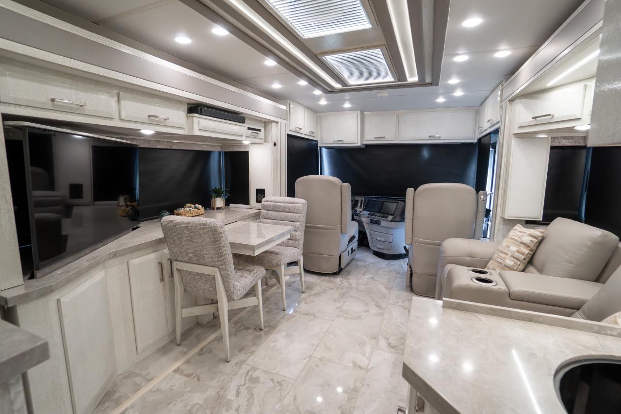 Newmar New Aire  2024