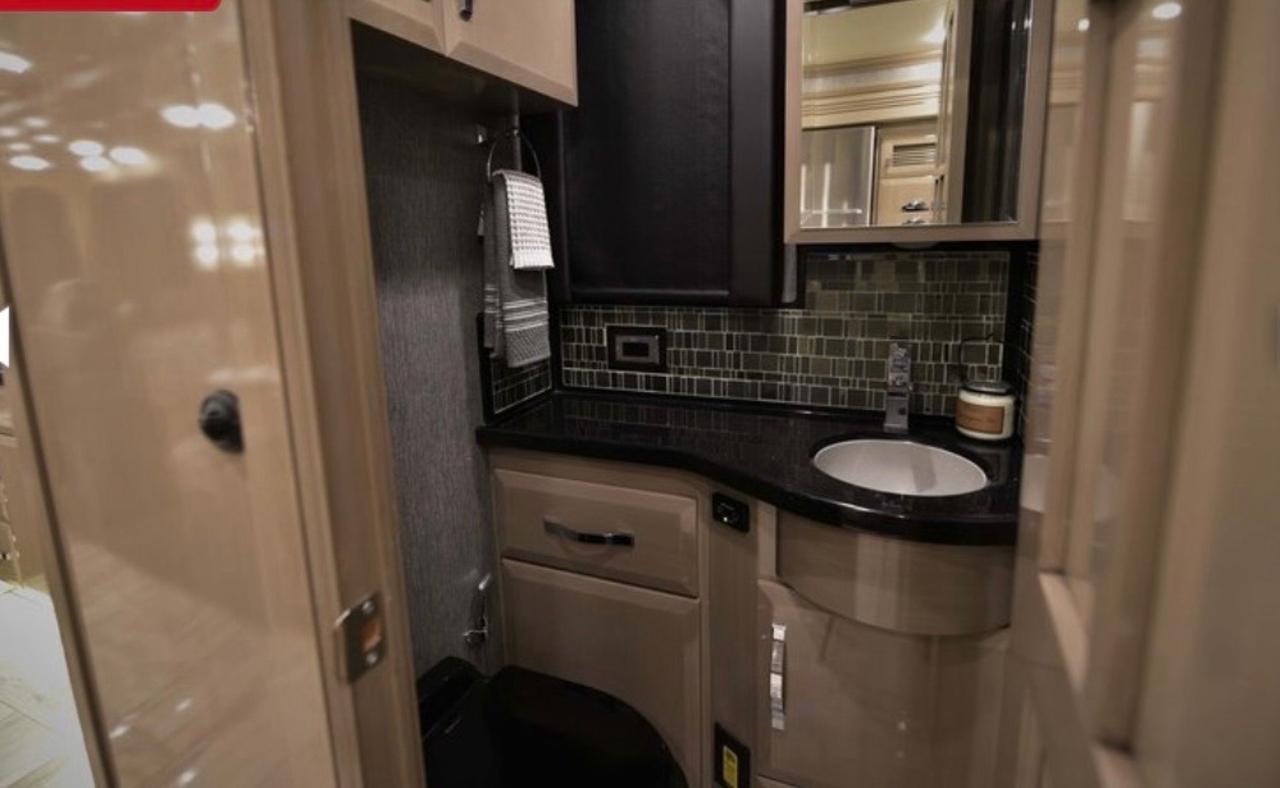 Newmar King Aire  2015