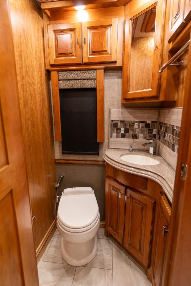 Tiffin Motorhomes Allegro Bus  2018
