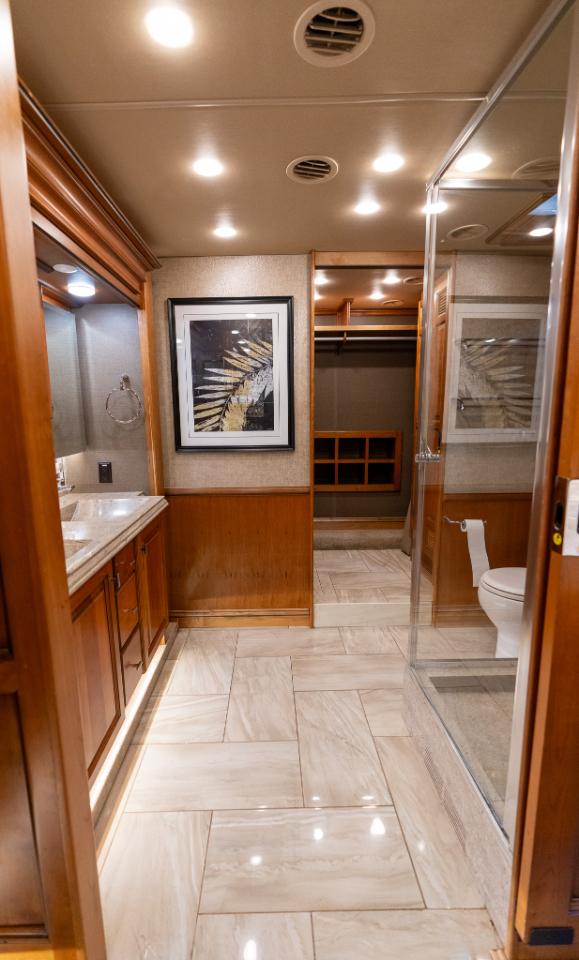 Tiffin Motorhomes Allegro Bus  2018