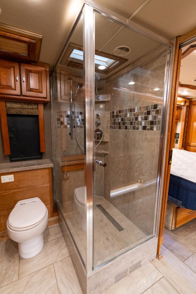 Tiffin Motorhomes Allegro Bus  2018