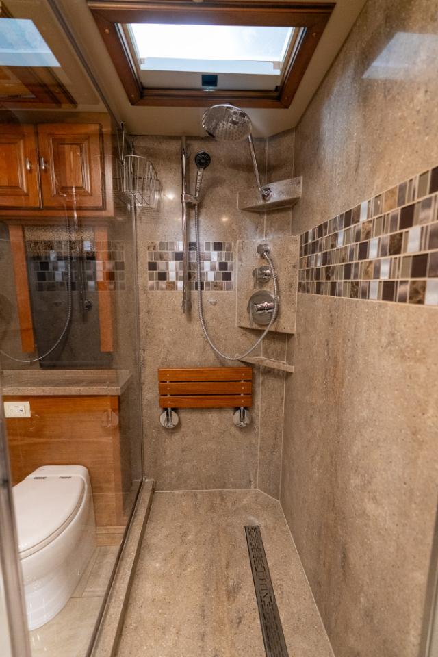 Tiffin Motorhomes Allegro Bus  2018