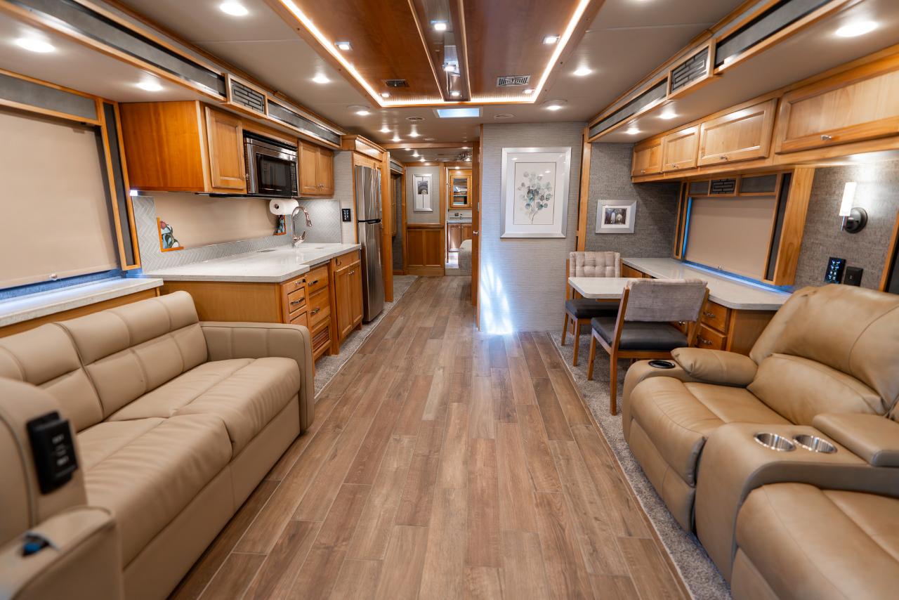 Tiffin Motorhomes Allegro  2021