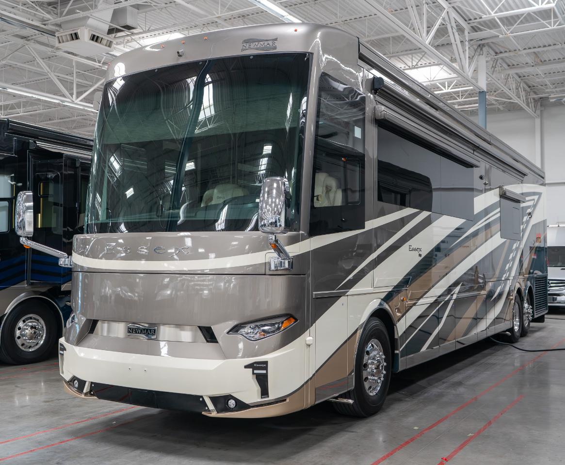 Newmar Essex  2025