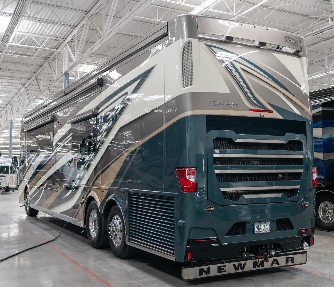 Newmar Essex  2025
