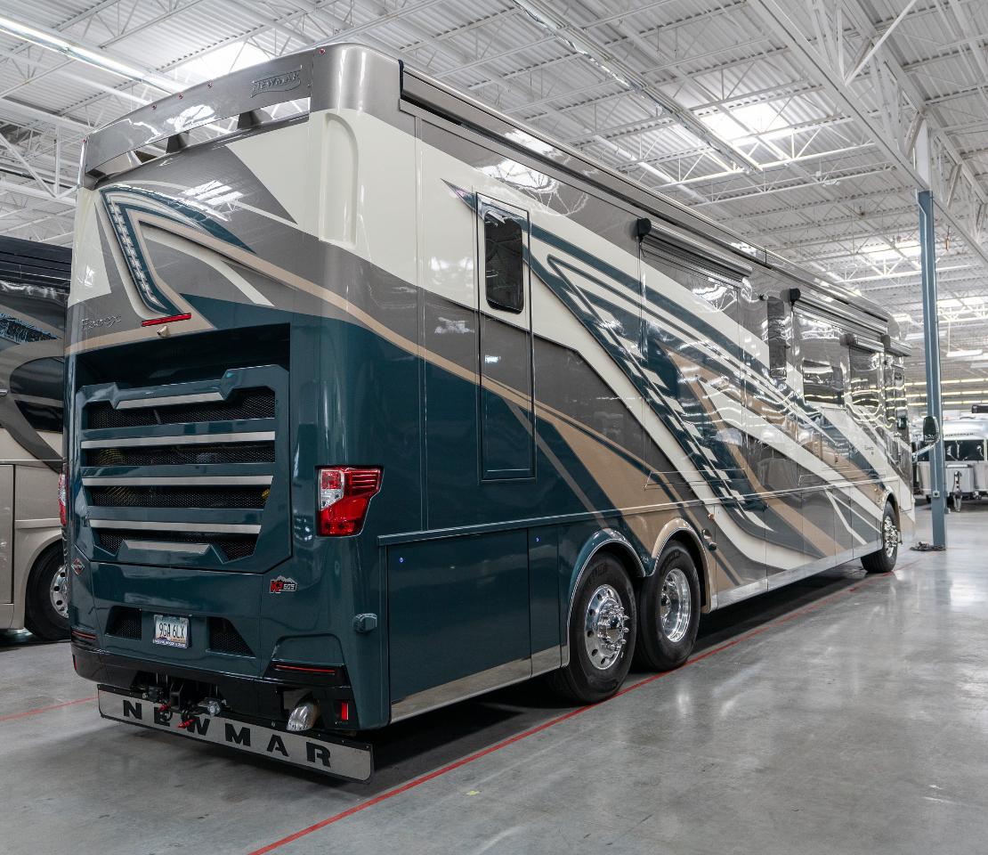 Newmar Essex  2025