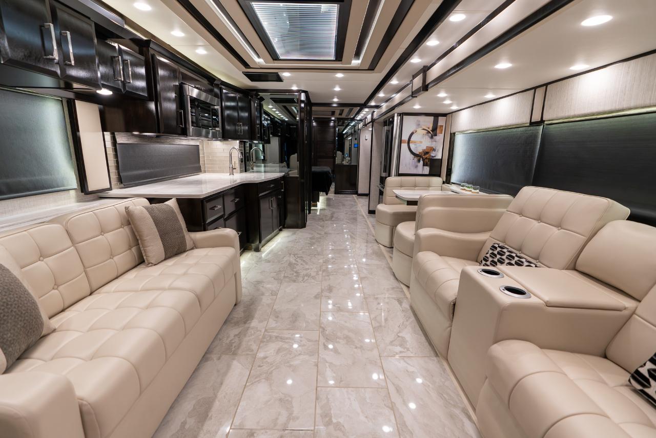 Newmar Essex  2025