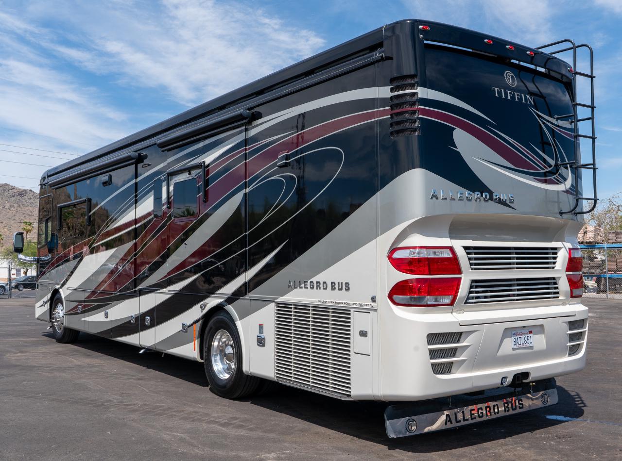 Tiffin Motorhomes Allegro Bus  2017