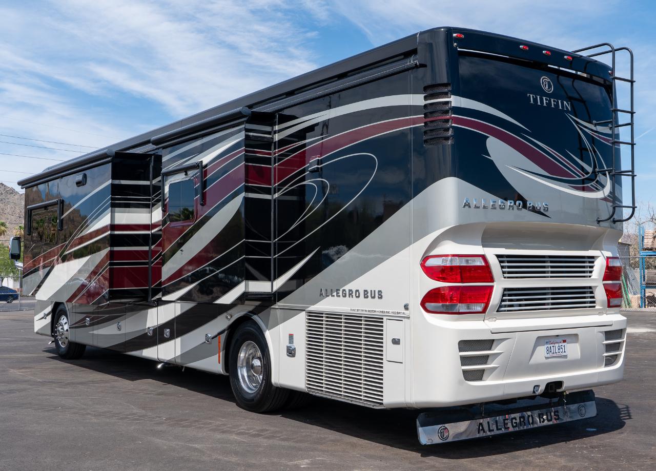 Tiffin Motorhomes Allegro Bus  2017