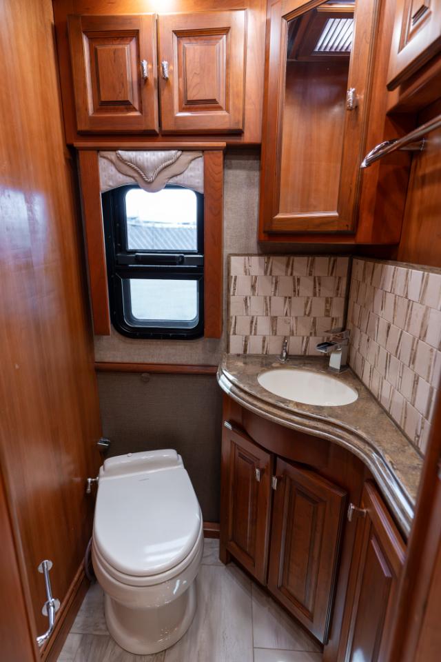 Tiffin Motorhomes Allegro Bus  2017
