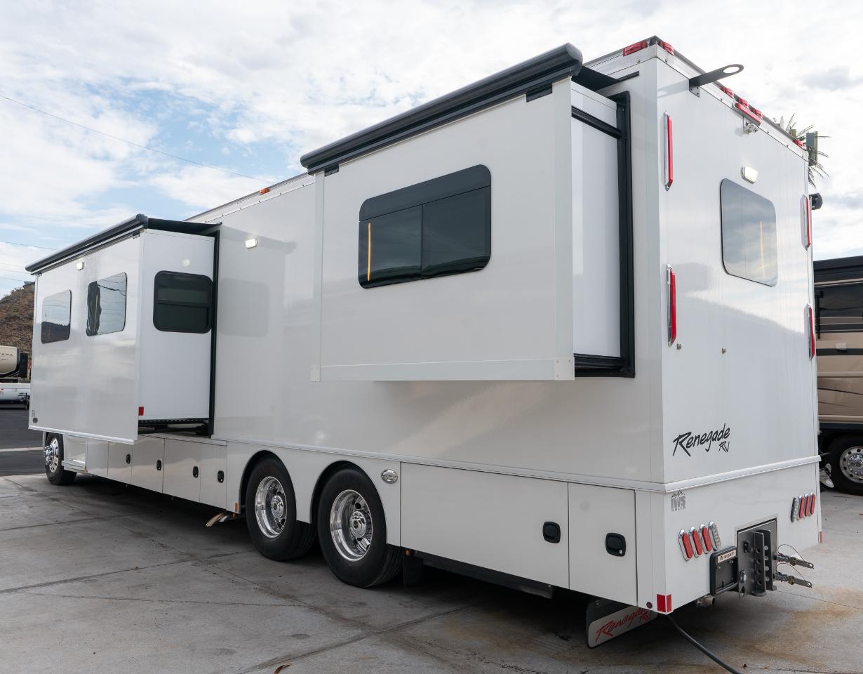 Renegade Motorcoach Motorhome   2022