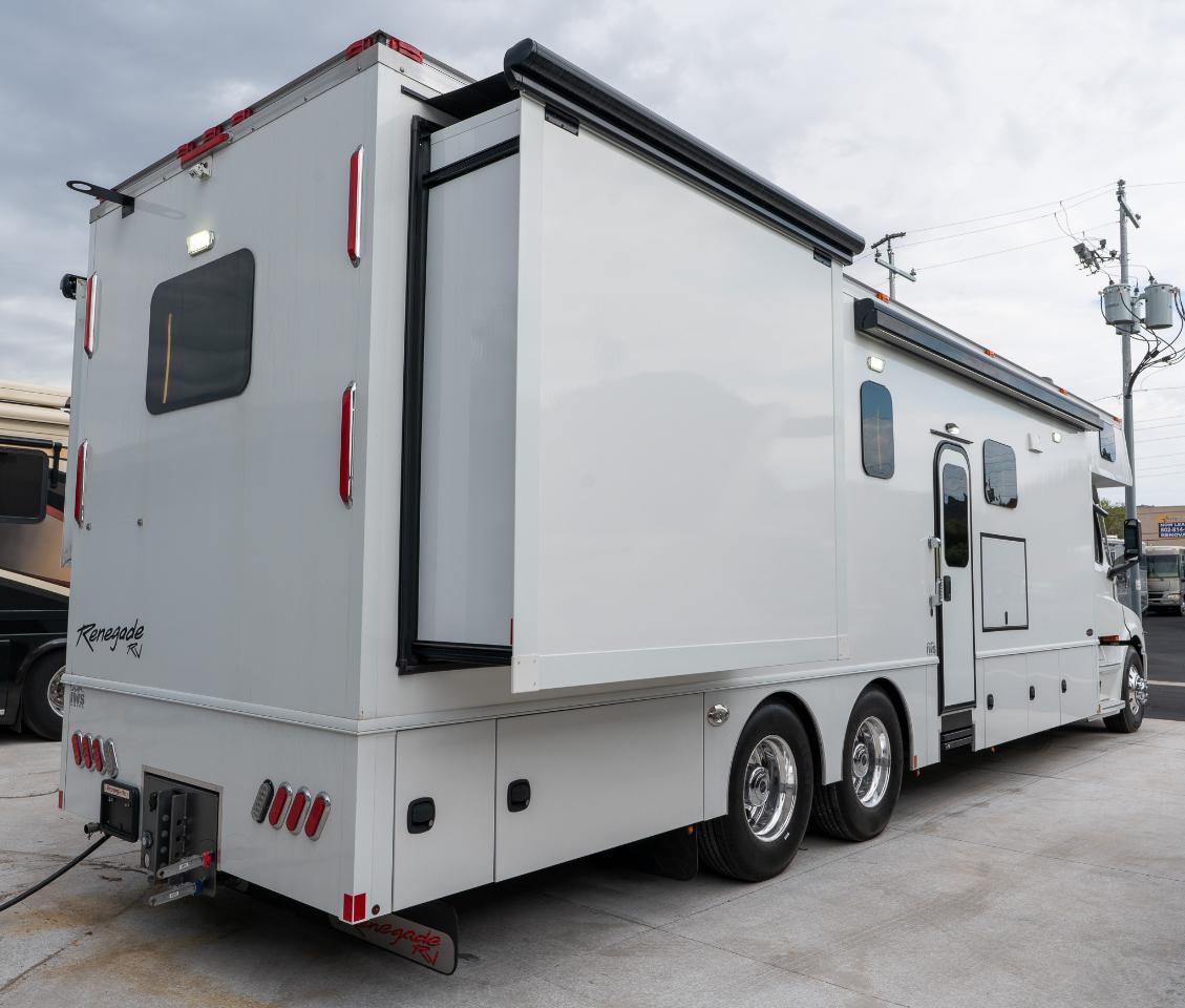 Renegade Motorcoach Motorhome   2022
