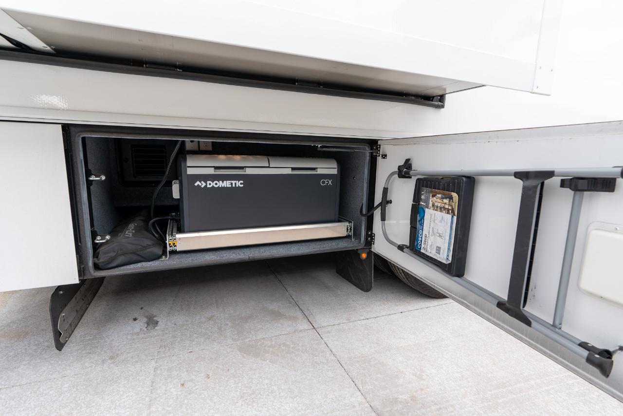 Renegade Motorcoach Motorhome   2022