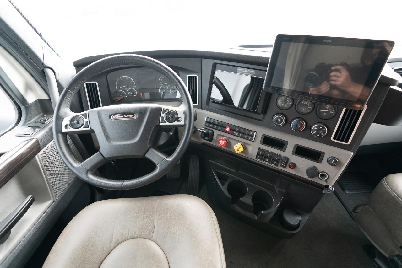 Renegade Motorcoach Motorhome   2022