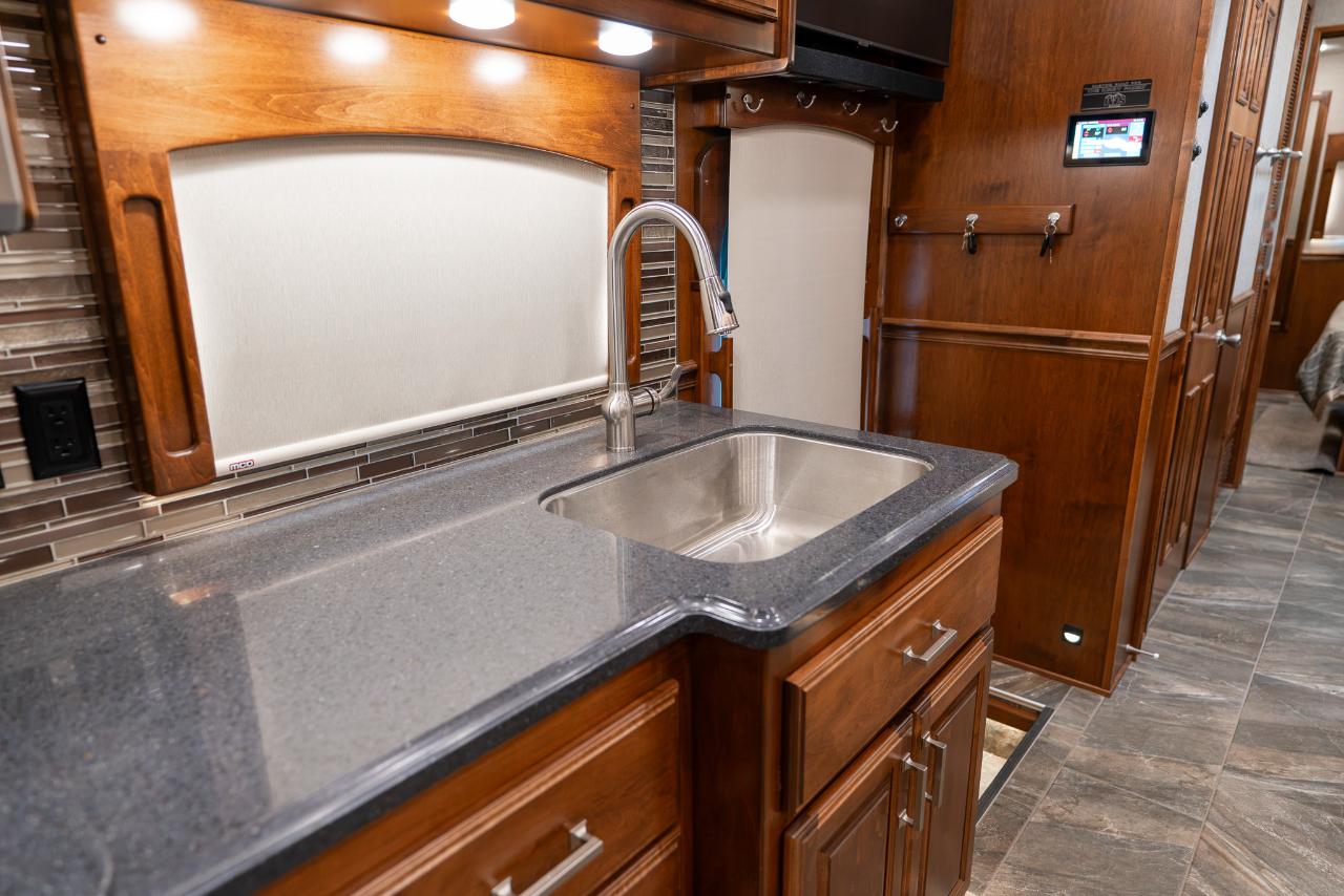 Renegade Motorcoach Motorhome   2022