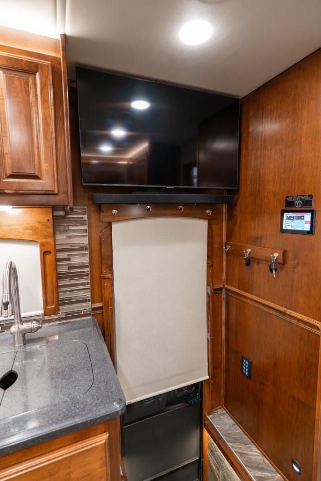 Renegade Motorcoach Motorhome   2022