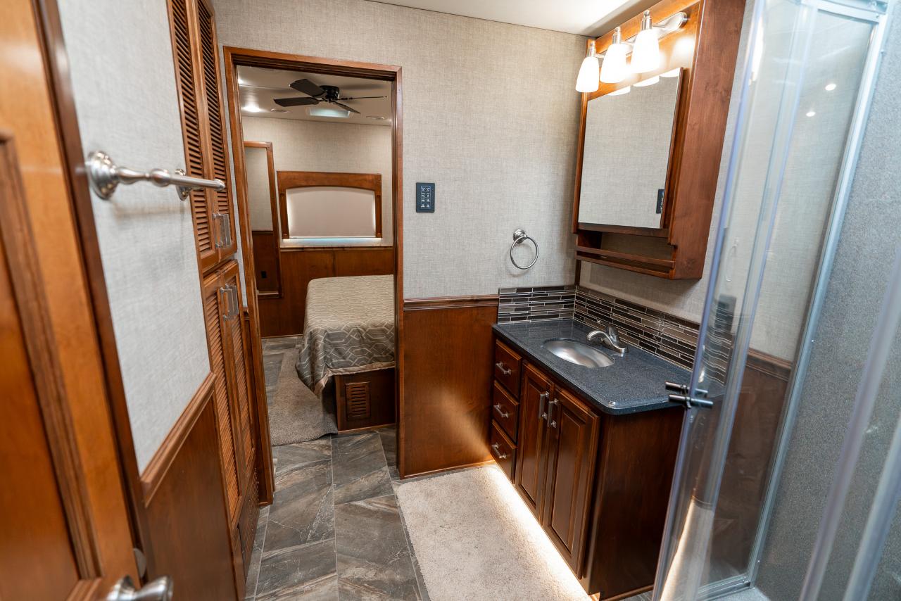Renegade Motorcoach Motorhome   2022
