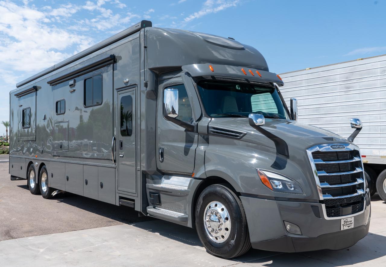 Show Hauler Moterhome  2024