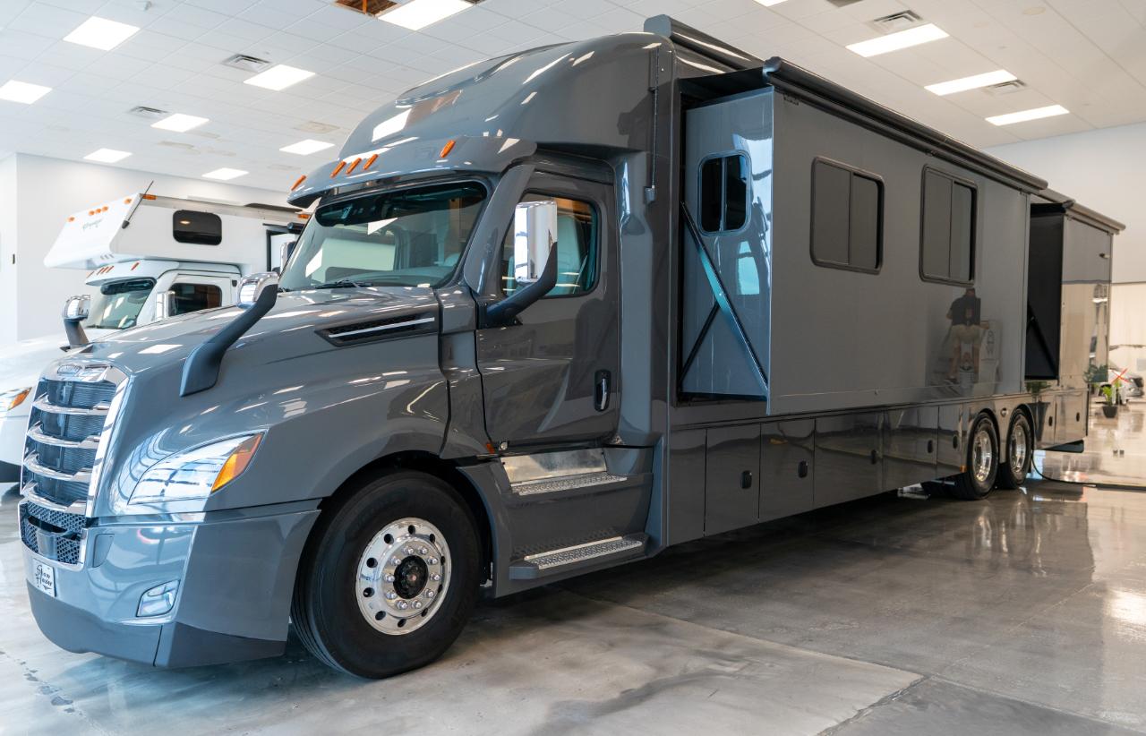 Show Hauler Moterhome  2024