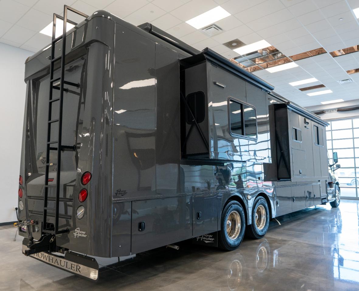 Show Hauler Moterhome  2024