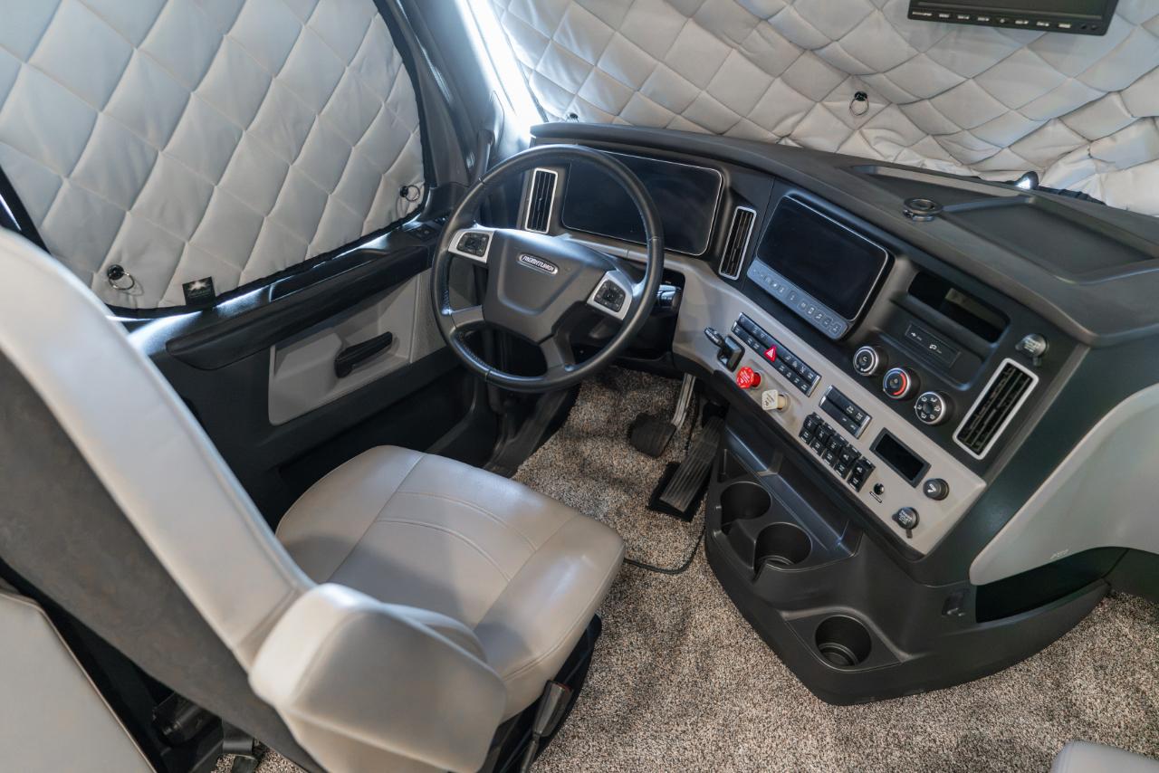 Show Hauler Moterhome  2024