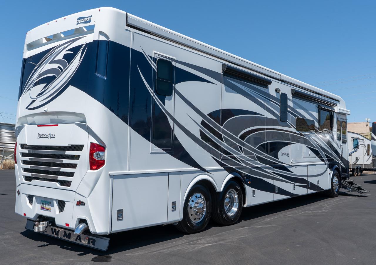 Newmar London Aire  2021