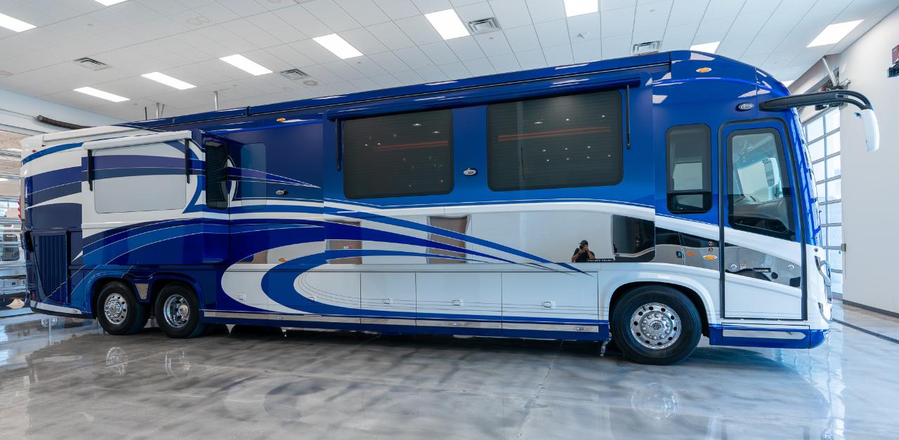 Newell Custom Coach Newell  2014