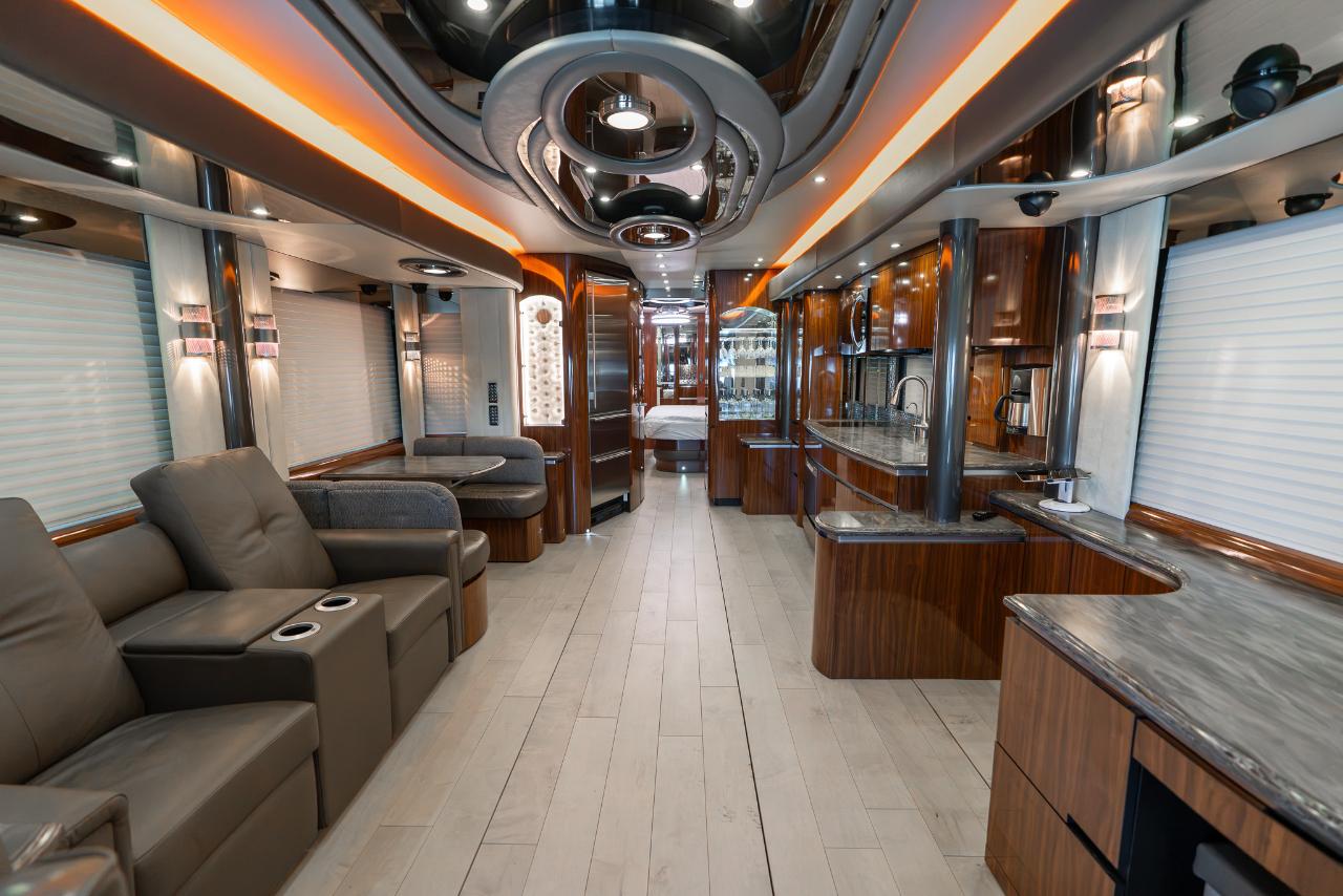 Newell Custom Coach Newell  2014