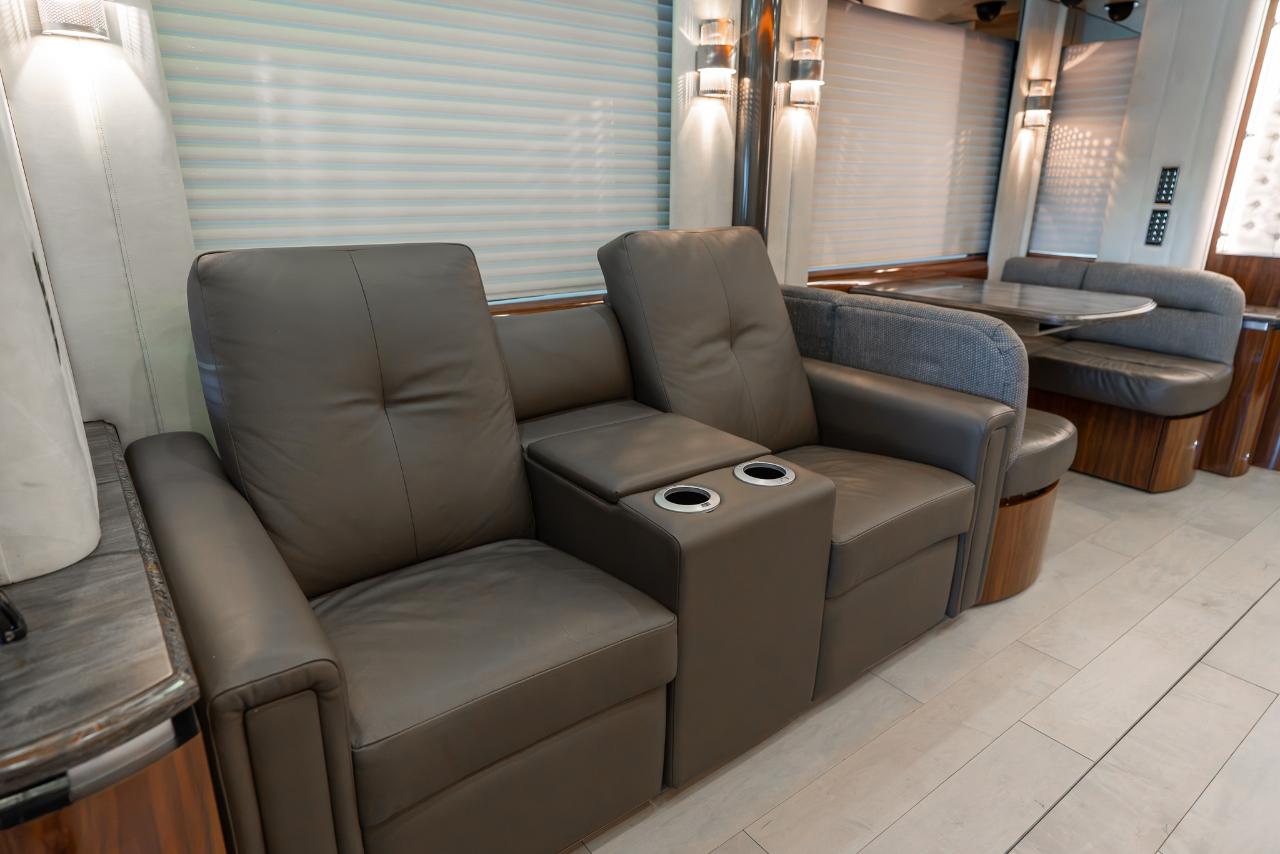 Newell Custom Coach Newell  2014