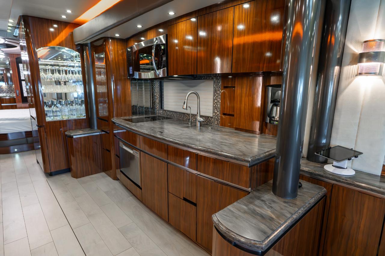 Newell Custom Coach Newell  2014