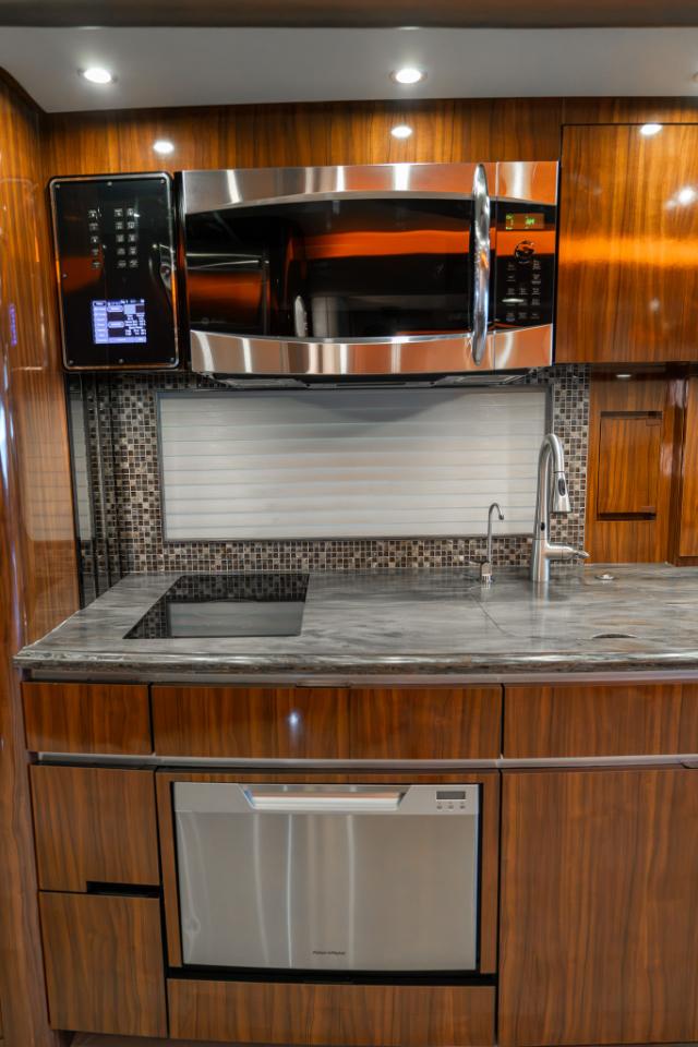 Newell Custom Coach Newell  2014