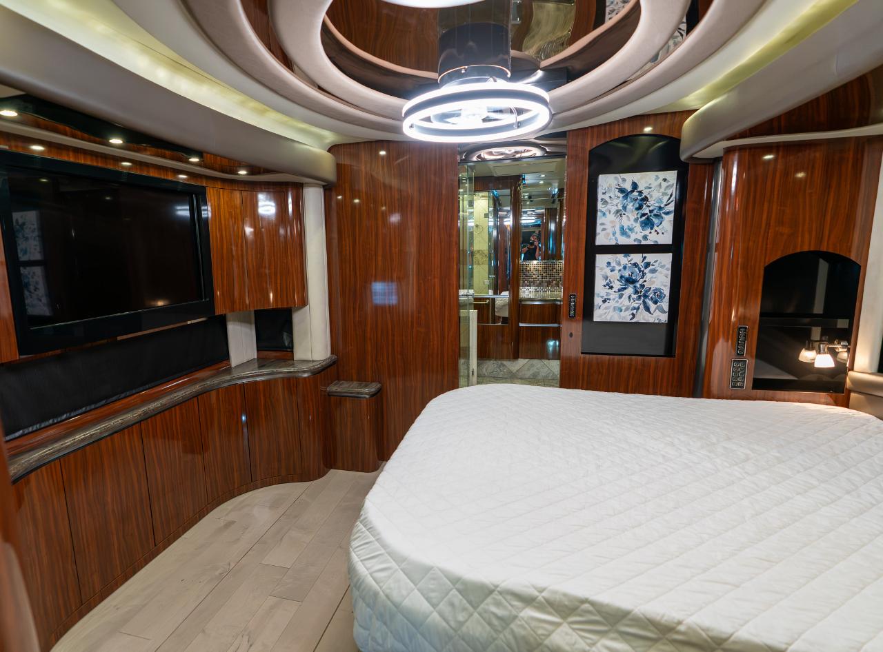 Newell Custom Coach Newell  2014