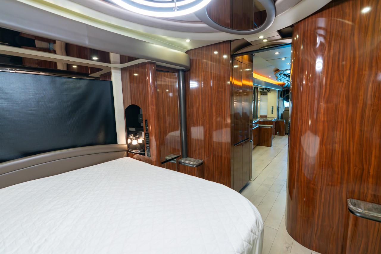 Newell Custom Coach Newell  2014