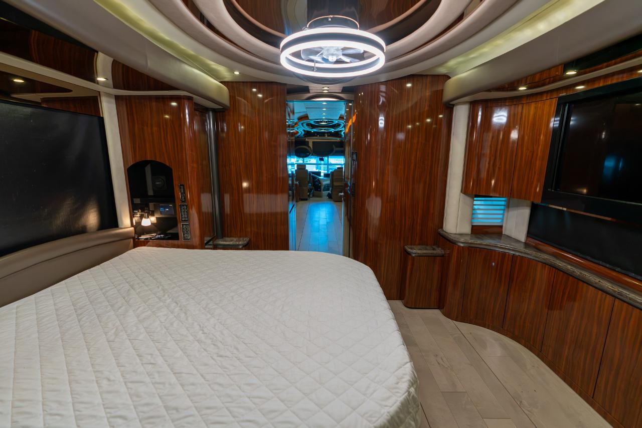 Newell Custom Coach Newell  2014