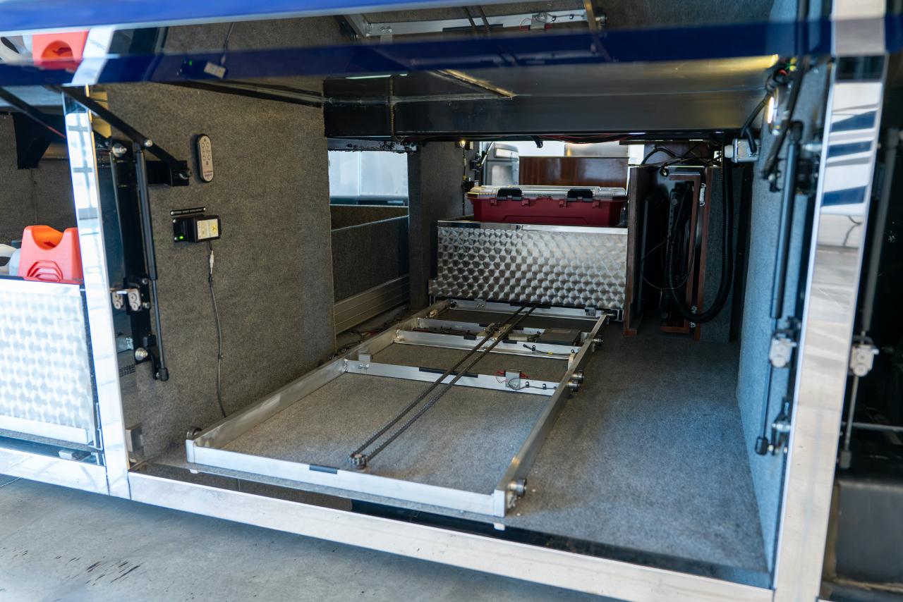 Newell Custom Coach Newell  2014