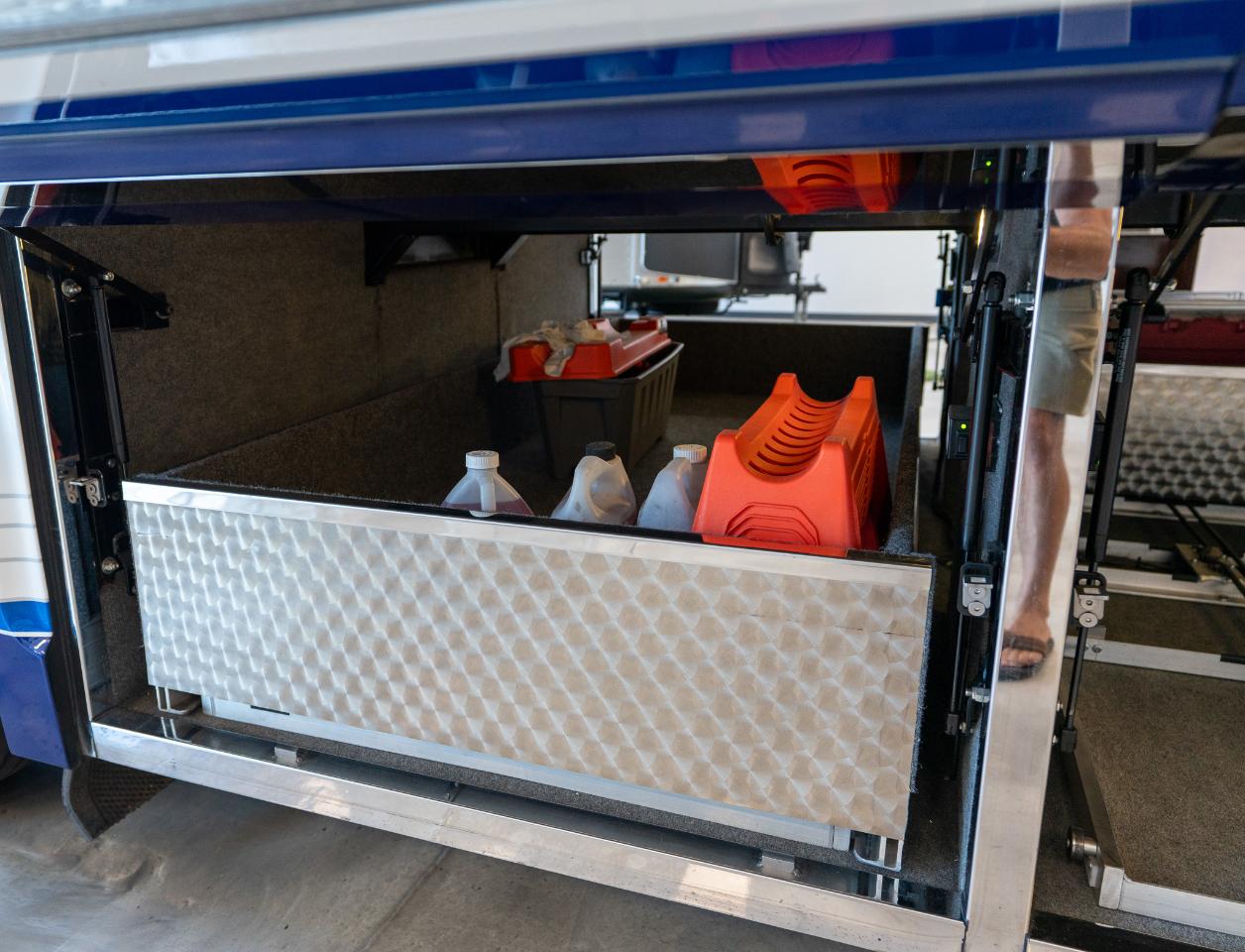 Newell Custom Coach Newell  2014