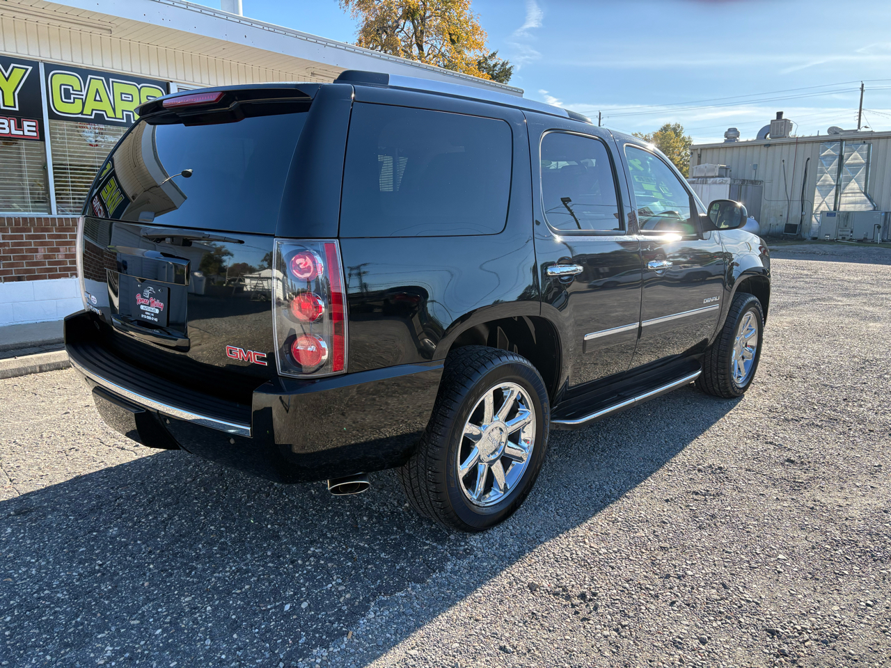 GMC Yukon Denali 4WD 2011 GMC Yukon Denali 4WD 2011